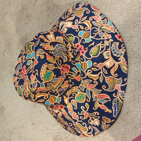 Sinar Pagi Women's Bucket Hats Floral Multicolor Reversible Summer Sun Hat - Picture 3 of 4